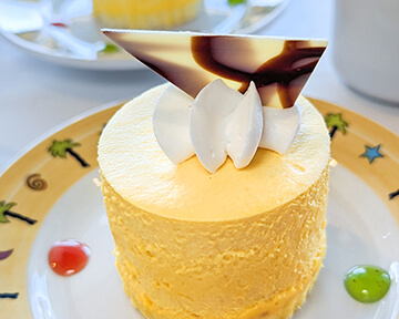 Hawaiian mango mousse cake